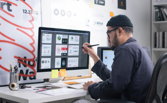 首批因 AI 失業(yè)的人已經(jīng)出現(xiàn)，一游戲公司裁掉半數(shù)原畫師